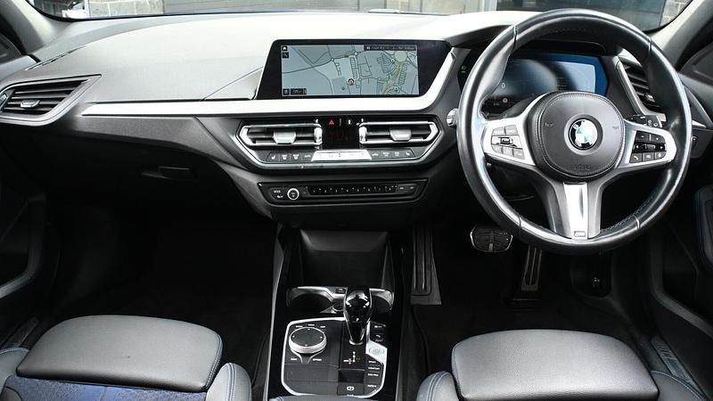 Used BMW 118 M Sport 134 HP (98 kW) 2022 Blue Hatchback