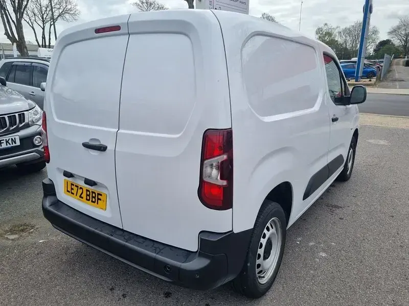 Used Citroën Berlingo 100 HP (73 kW) 2023 White MPV