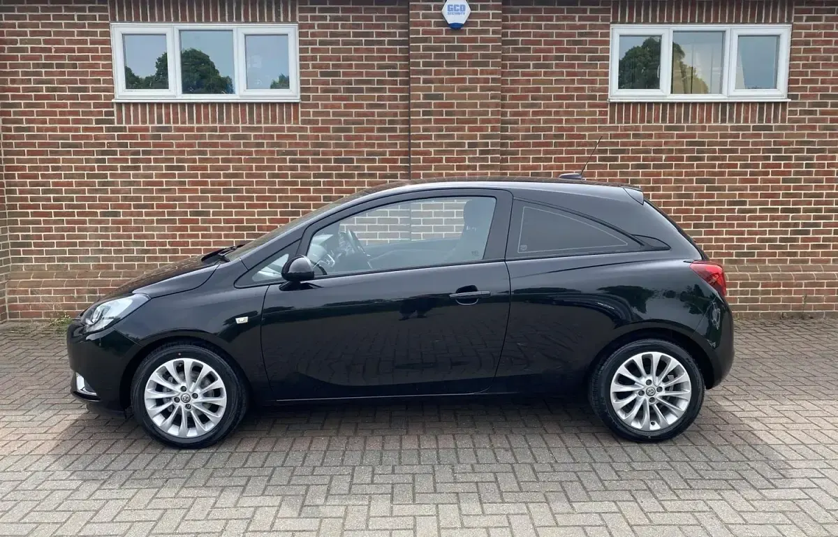 Used Vauxhall Corsa 75 HP (55 kW) 2018 Black Hatchback