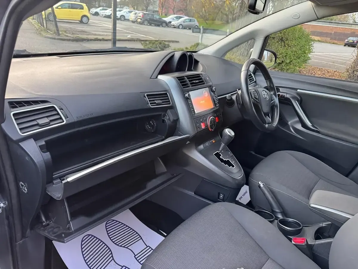Used Toyota Verso 147 HP (108 kW) 2018 Grey MPV