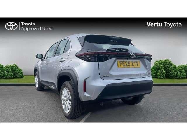 Used Toyota Yaris Cross 113 HP (83 kW) 2025 Silver SUV