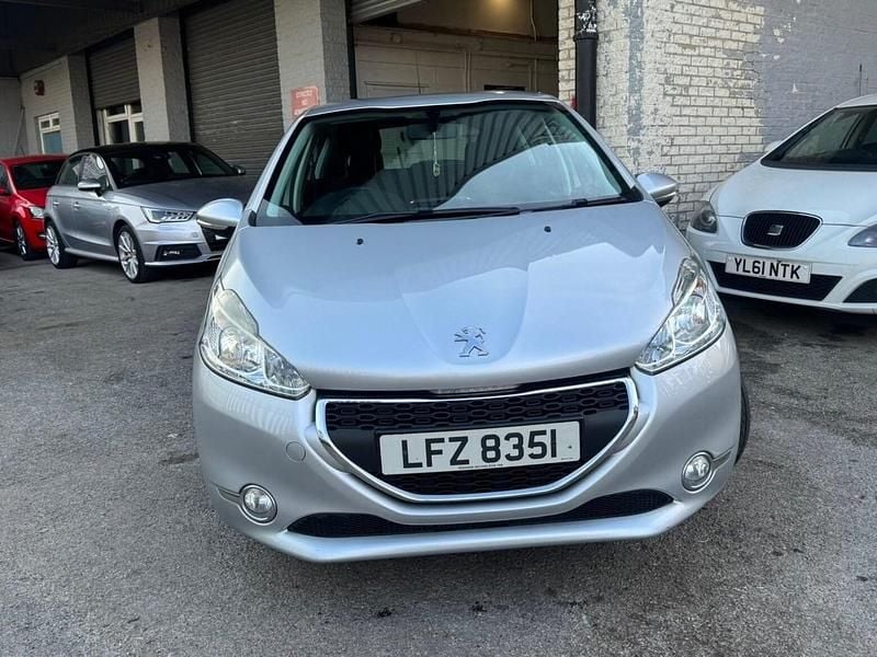 Used Peugeot 208 Active 82 HP (60 kW) 2013 Silver Hatchback