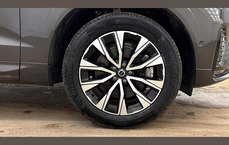 Used Volvo XC60 Plus 247 HP (181 kW) 2025 Grey SUV