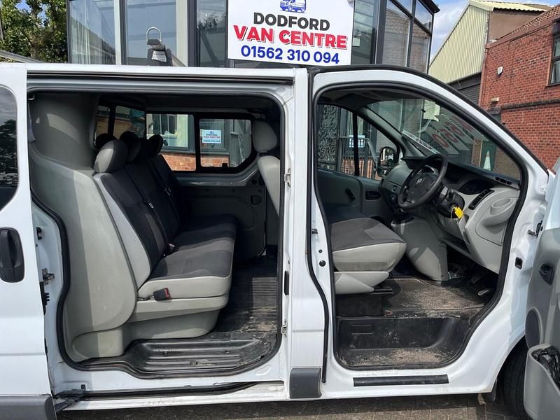 Used Vauxhall Vivaro 115 HP (84 kW) 2013 White MPV