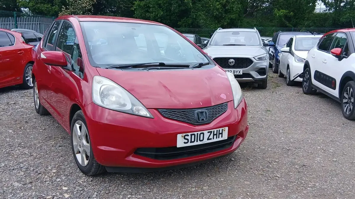 Used Honda Jazz ES 100 HP (73 kW) 2010 Red Hatchback