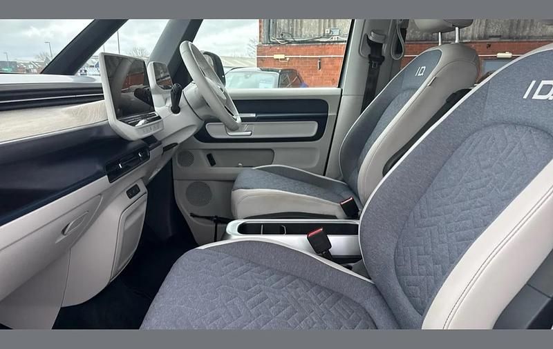 Usado VW ID. Buzz Pro 147 kW (200 HP) 2023 Prateado Monovolume