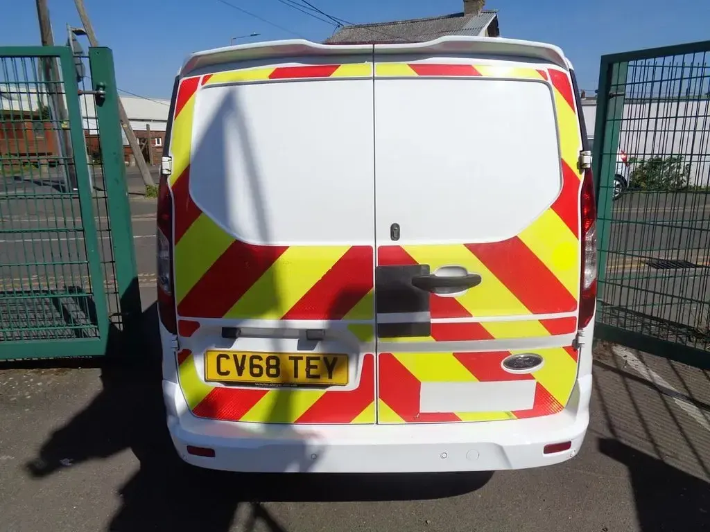 Used Ford Transit Connect 100 HP (73 kW) 2018 White MPV