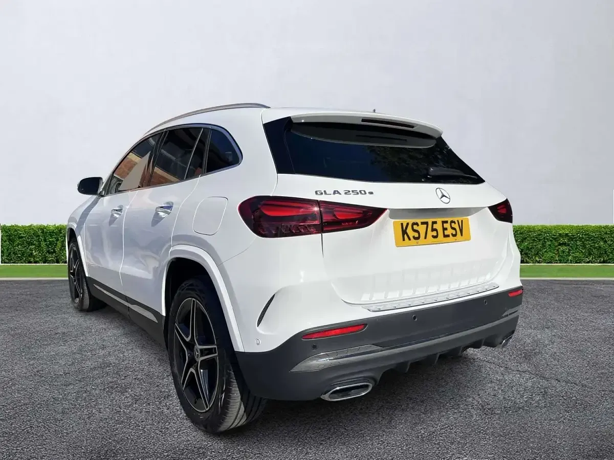 Used Mercedes GLA250 Executive 2025 White SUV