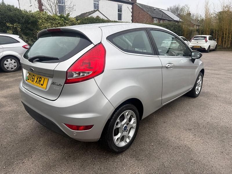 Used Ford Fiesta Zetec 82 HP (60 kW) 2011 Silver Hatchback