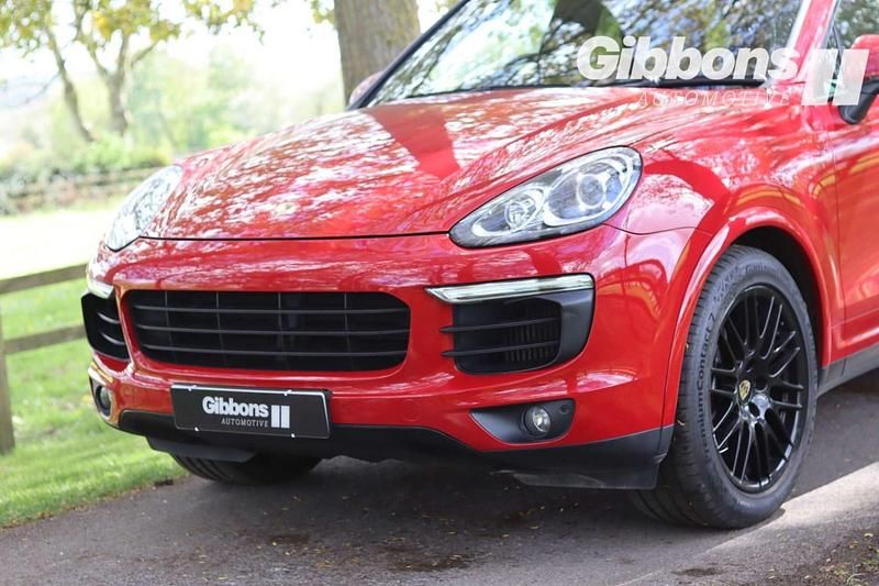 Usado Porsche Cayenne 262 HP (192 kW) 2015 Vermelho SUV