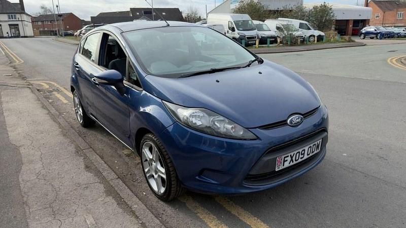 Used Ford Fiesta Style 70 HP (51 kW) 2010 Blue Hatchback