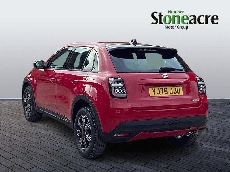 New Fiat 600 La Prima 100 HP (73 kW) 2025 Red SUV