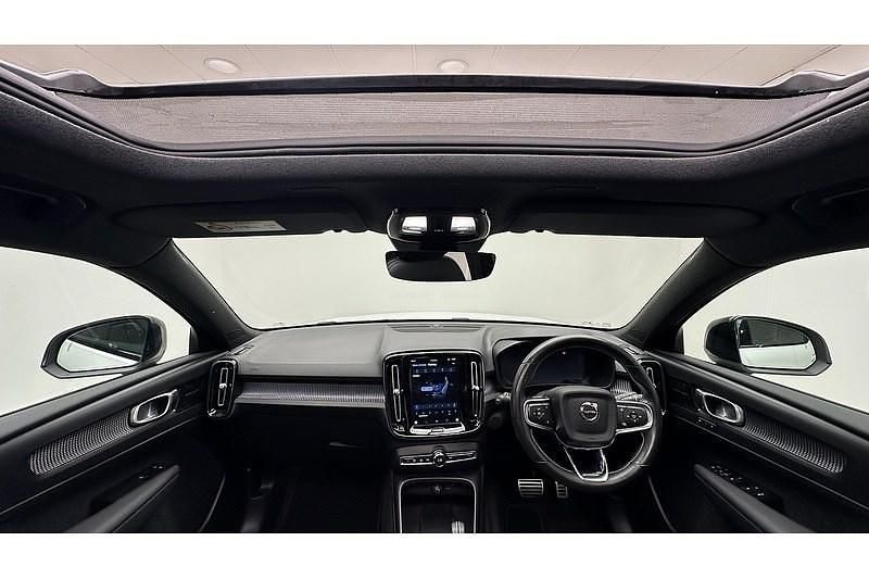 Used Volvo XC40 Pro 300 kW (408 HP) 2021 Crystal white SUV