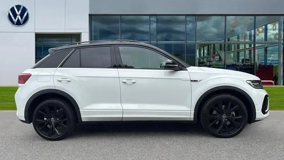 Used VW T-Roc Black Edition 150 HP (110 kW) 2026 Pure white / black SUV