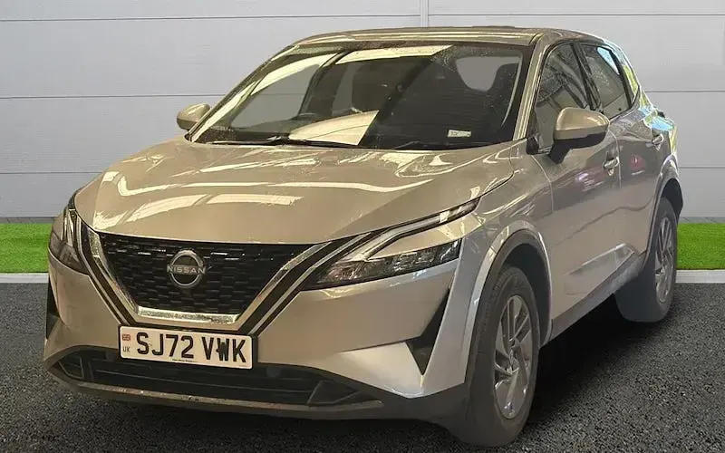 Used Nissan Qashqai Acenta Premium 140 HP (102 kW) 2023 Silver SUV