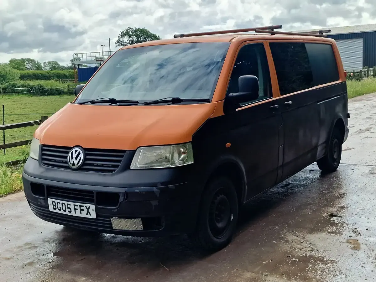 Used VW Transporter 102 HP (75 kW) 2005 Orange Van