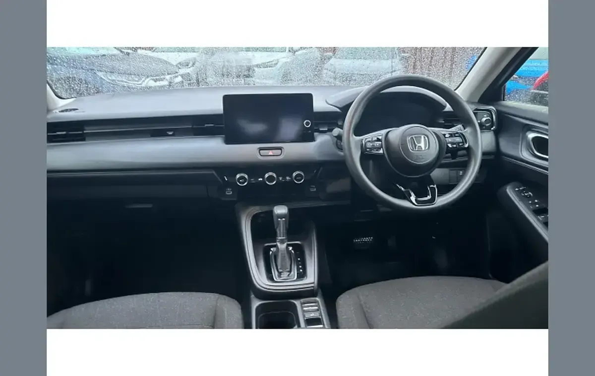 Used Honda HR-V Elegance 107 HP (78 kW) 2021 White SUV