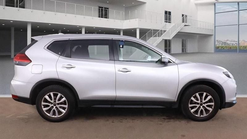 Blade silver Used 2018 Nissan X-Trail Acenta SUV | £8,875 (Super price) - Image 1/4