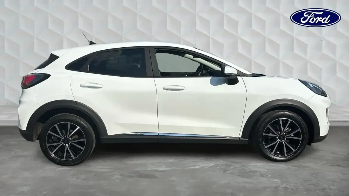 Used Ford Puma Titanium 125 HP (91 kW) 2023 White SUV