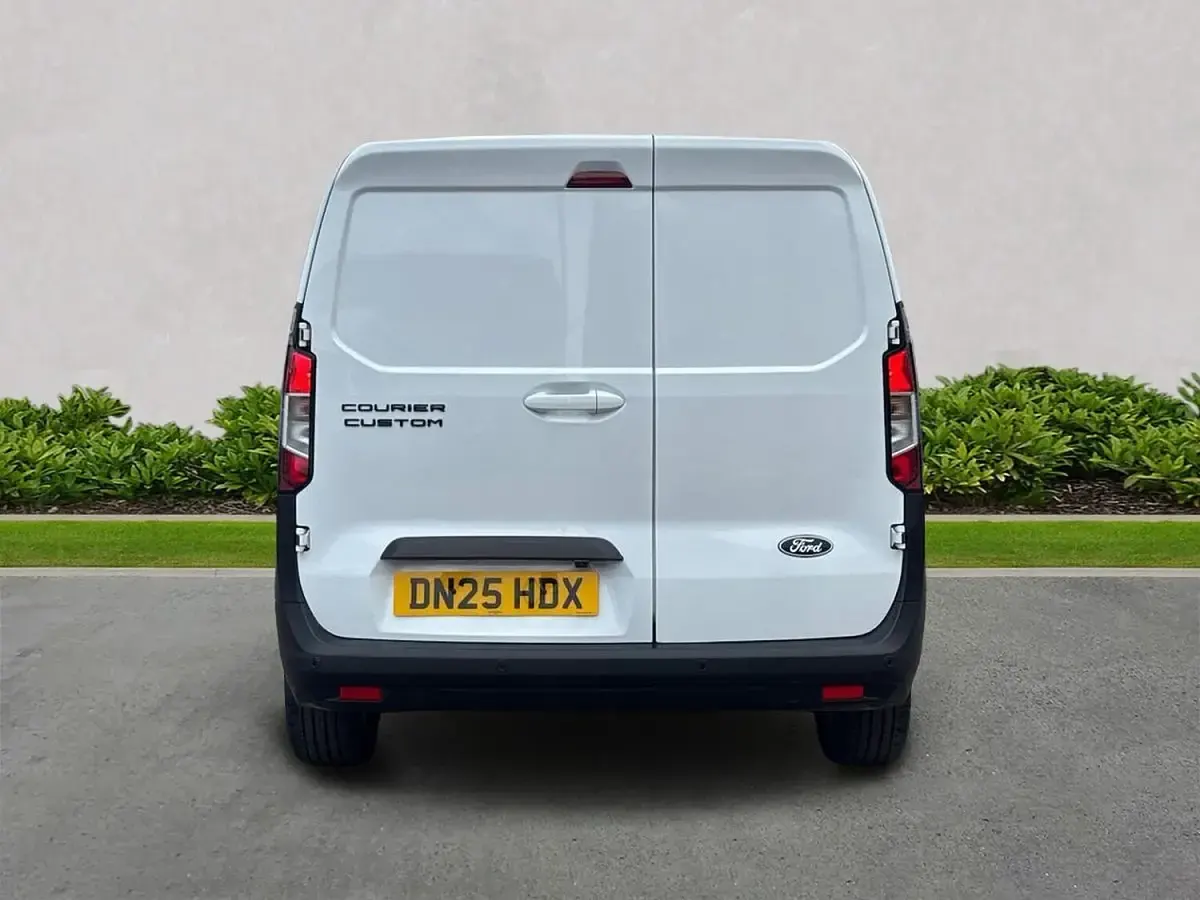 Used Ford Transit Courier Limited 125 HP (91 kW) 2025 White Van