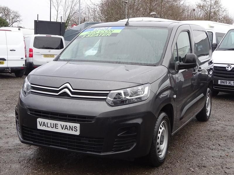Used Citroën Berlingo 100 HP (73 kW) 2024 Grey MPV