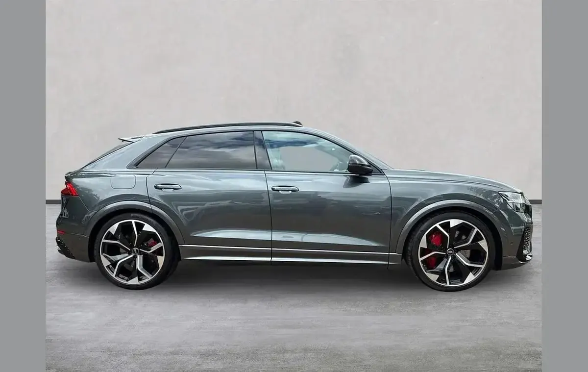 Begagnad Audi RS6 Comfort 600 HK (441 kW) 2022 Grå Kombi