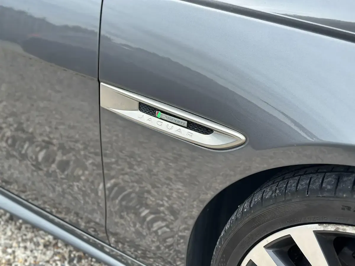 Used Jaguar XE R-Sport 180 HP (132 kW) 2018 Grey Sedan
