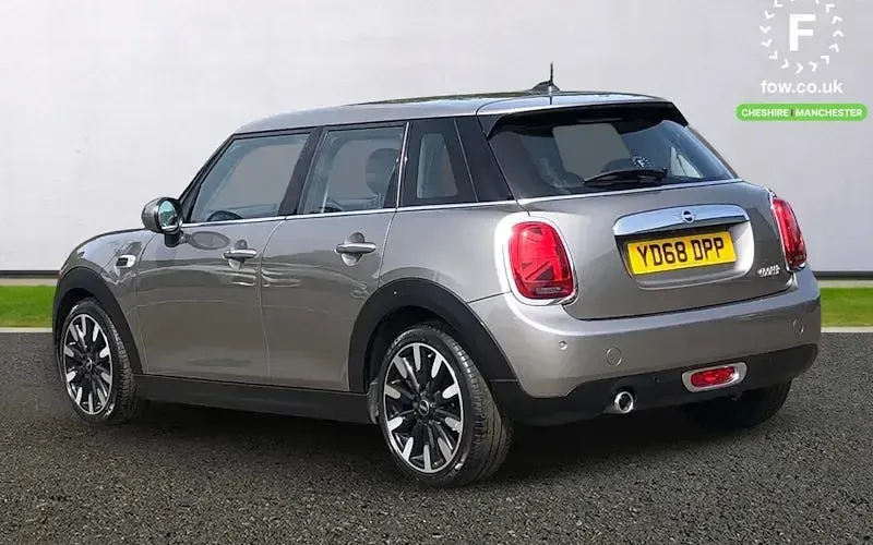 Used Mini Cooper Comfort 136 HP (100 kW) 2019 Silver Hatchback