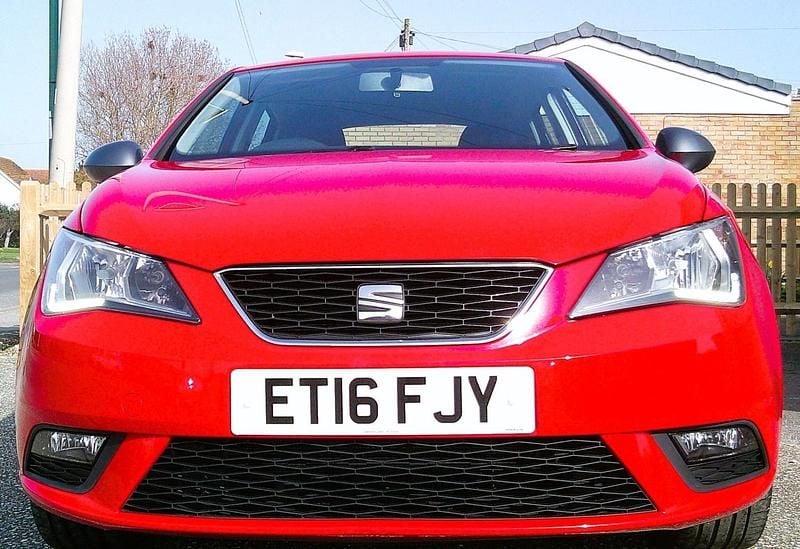 Used Seat Ibiza CONNECT 2016 Red Hatchback