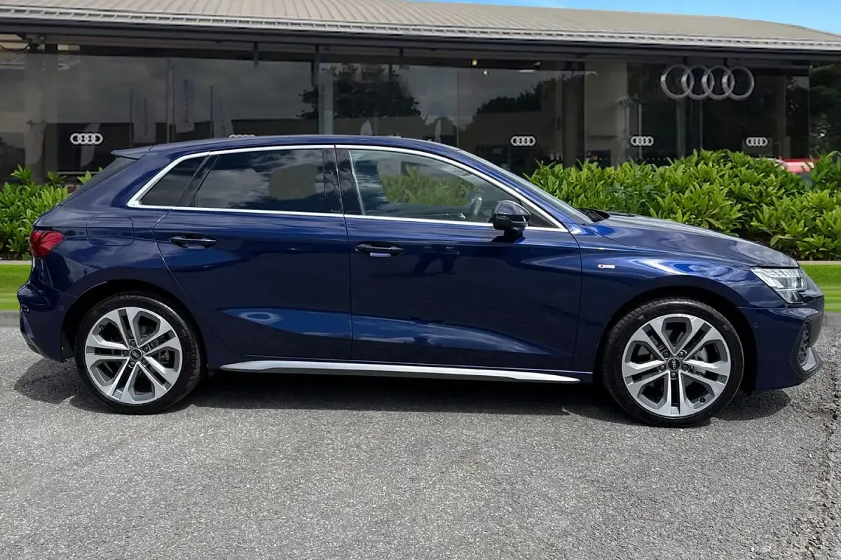 New Audi A3 e-tron S-Line 204 HP (150 kW) 2025 Blue Hatchback