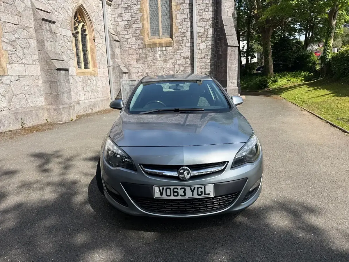 Used Vauxhall Astra 2013 Silver Hatchback