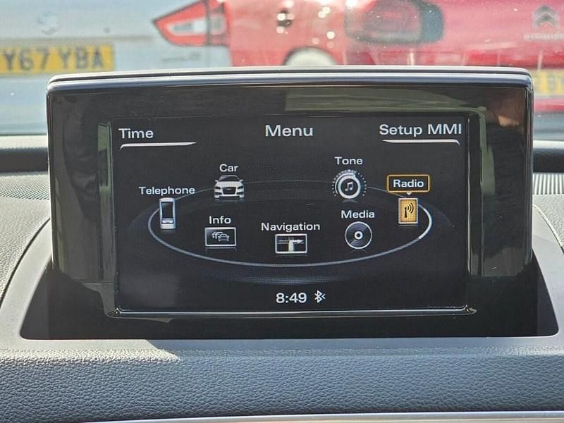 Begagnad Audi Q3 Design 150 HK (110 kW) 2015 Silver SUV