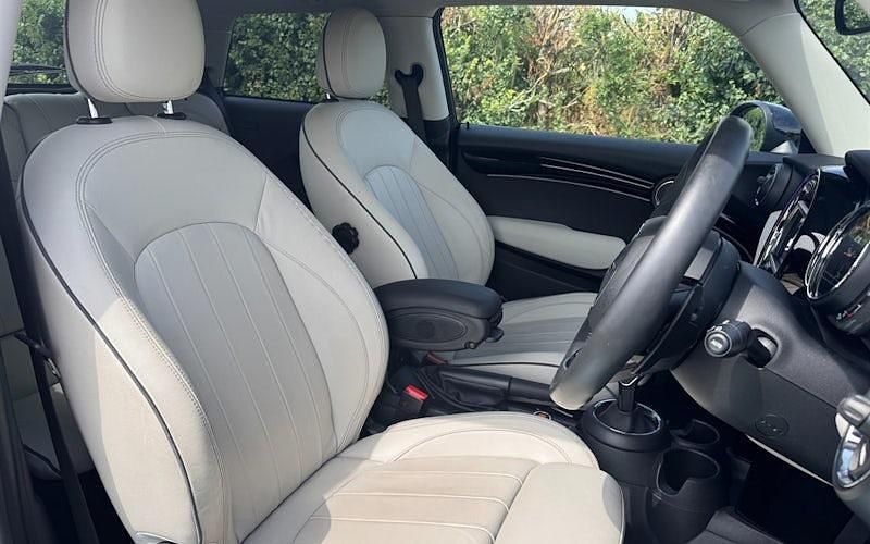 Used Mini Cooper S Exclusive 192 HP (141 kW) 2019 Grey Hatchback