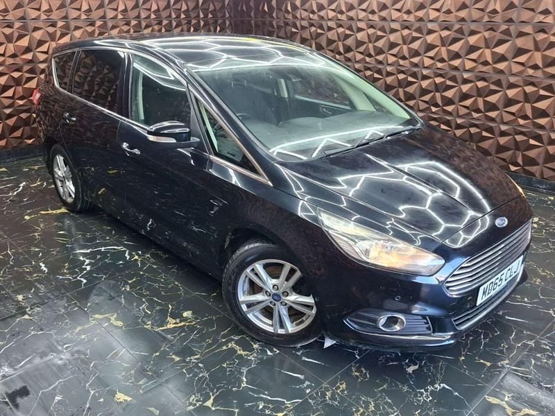 Usado Ford S-MAX Titanium 150 CV (110 kW) 2015 Negro Monovolumen
