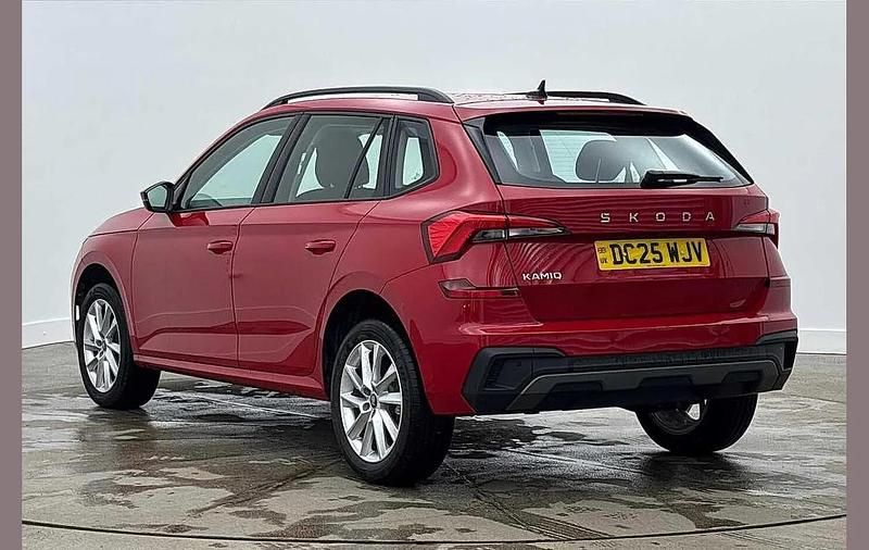 Used Skoda Kamiq SE 113 HP (83 kW) 2025 Velvet red metallic SUV