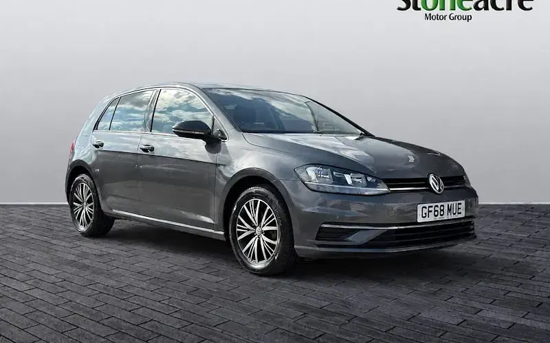 Used VW Golf VII SE 110 HP (80 kW) 2018 Hatchback