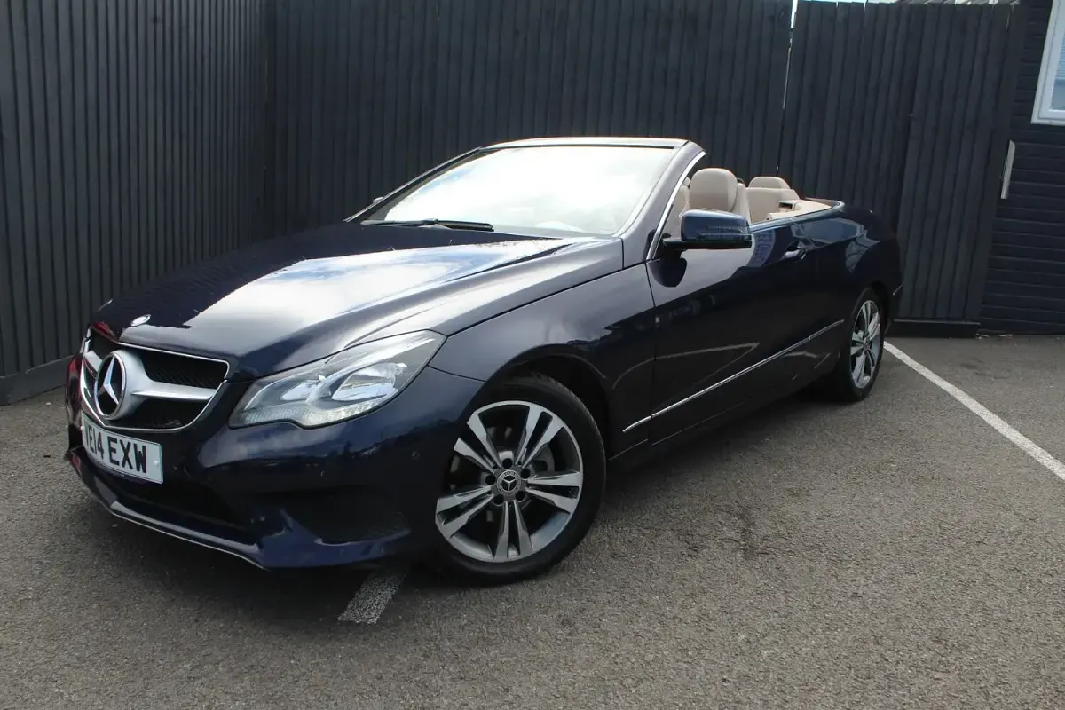 Used Mercedes E220 SE 2014 Blue Cabriolet