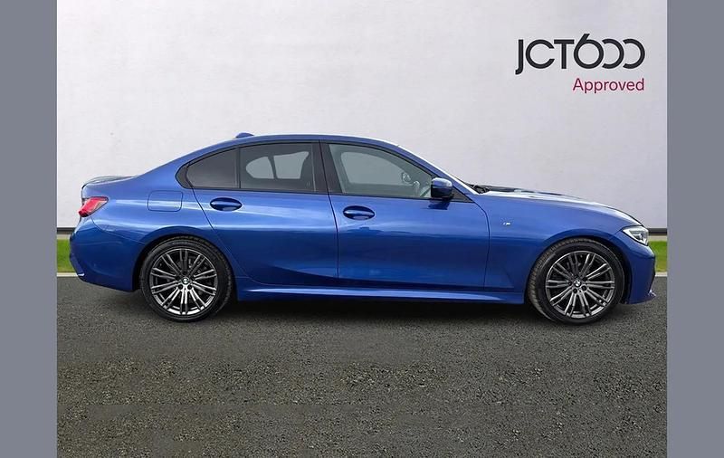 Used BMW 318 M Sport 154 HP (113 kW) 2021 Blue Sedan