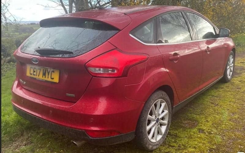 Used Ford Focus Titanium 150 HP (110 kW) 2017 Red Hatchback
