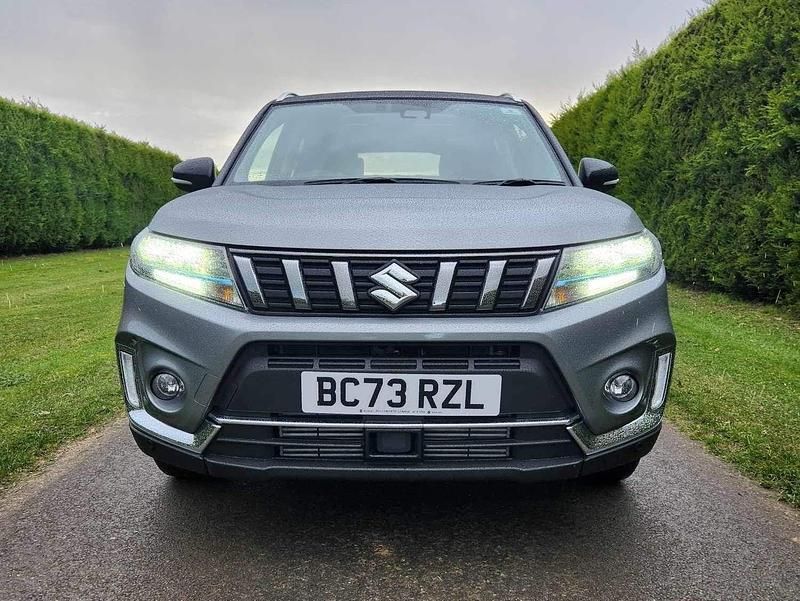 Używany Suzuki Vitara SZ5 129 KM (94 kW) 2024 Szary SUV