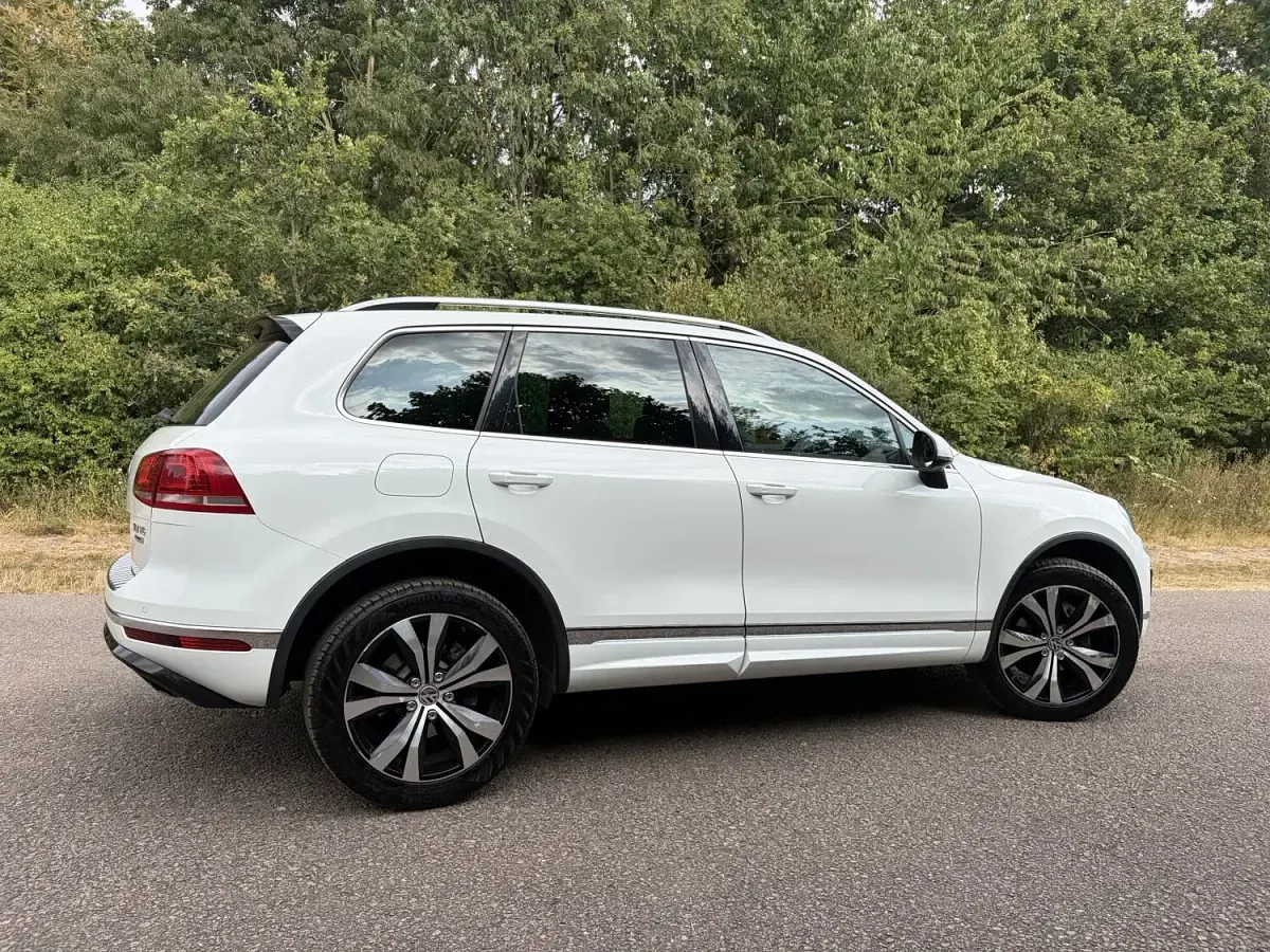 Used VW Touareg R-line 2015 White SUV