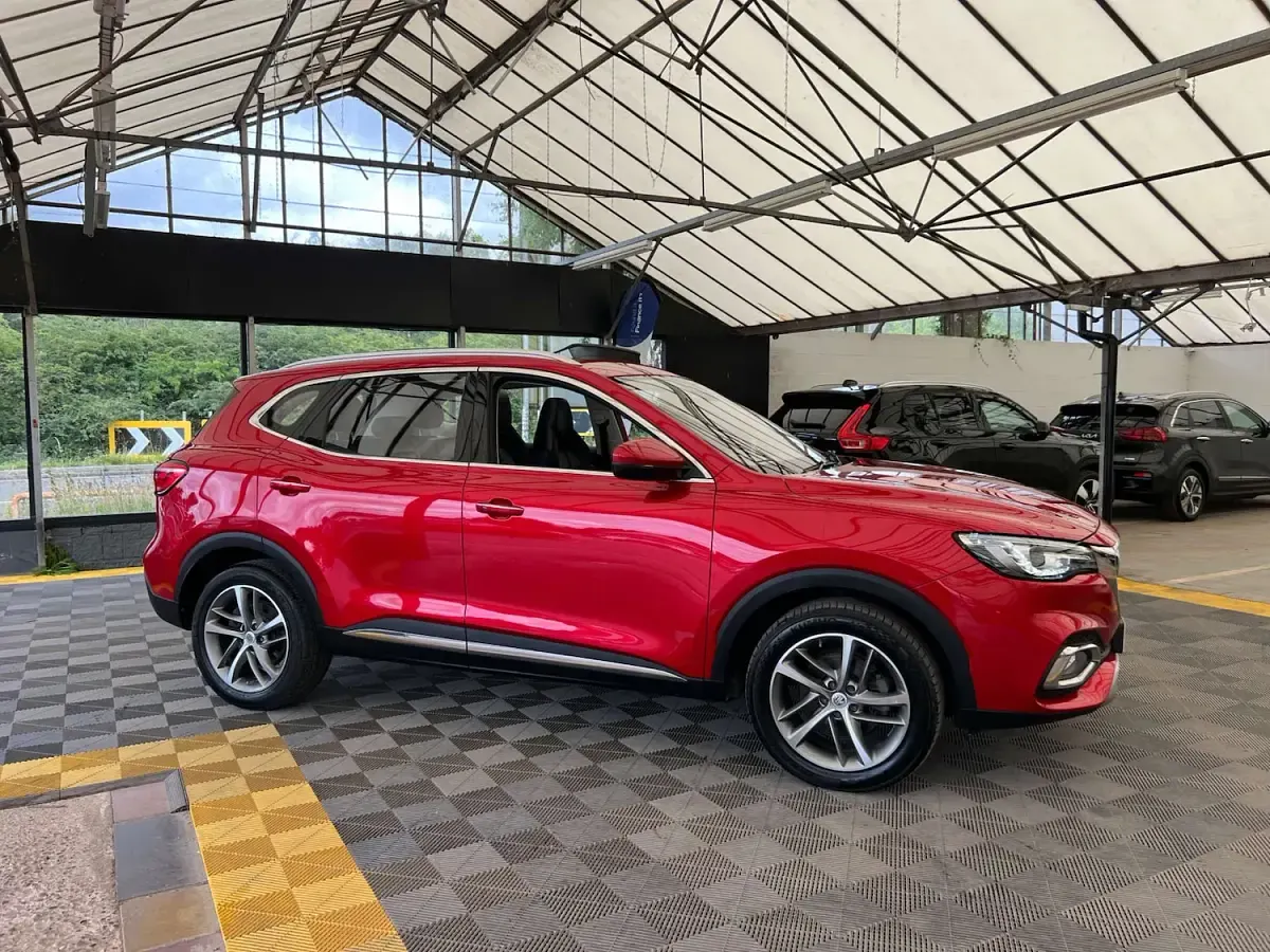 Used MG HS Exclusive 162 HP (119 kW) 2021 Red SUV