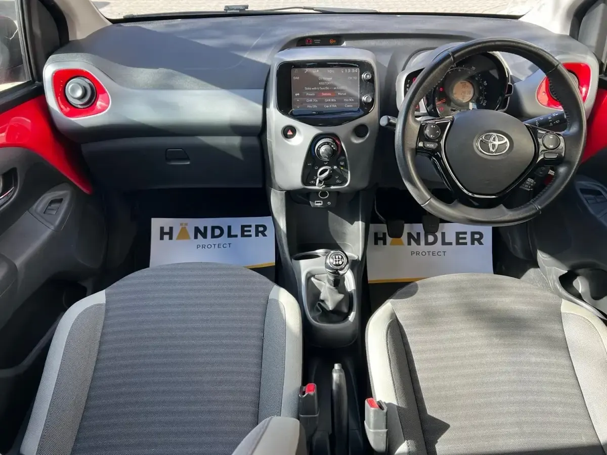 Usado Toyota Aygo X-play 2018 Vermelho Citadino
