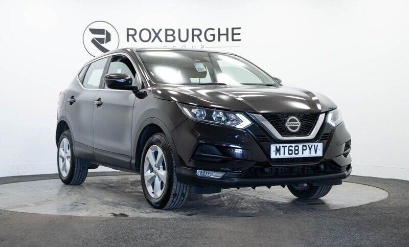 Black Used 2018 Nissan Qashqai Acenta Premium SUV | £8,995 (Good price) - Image 1/4