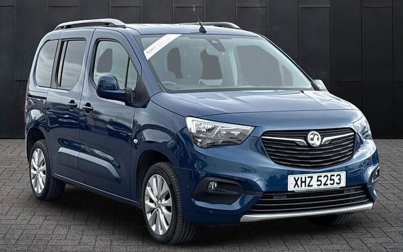 Used 2022 Vauxhall Combo Elite MPV | £14,995 (A bit pricey) - Image 1/3