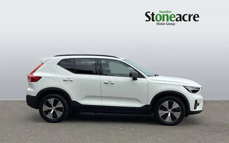Used Volvo XC40 Plus 211 HP (155 kW) 2023 White SUV