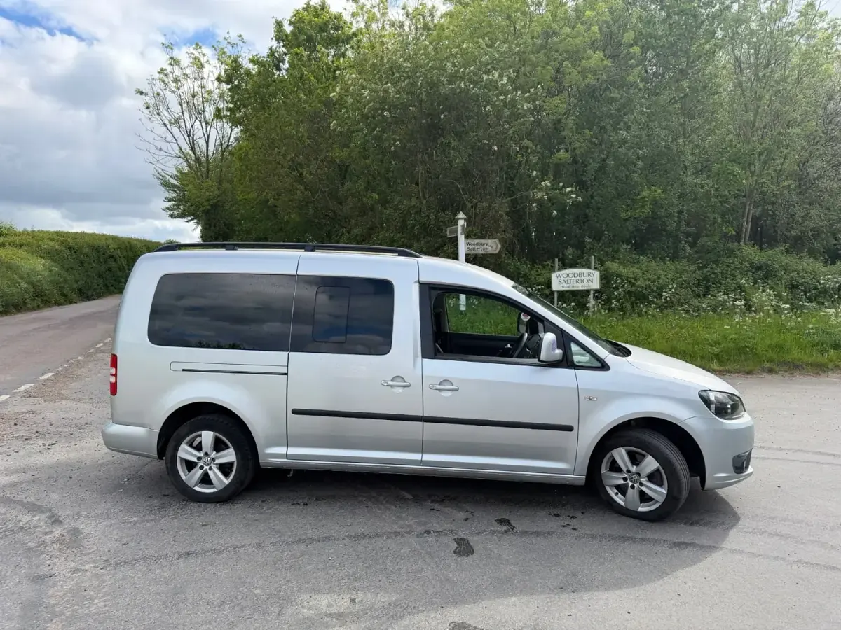 Usado VW Caddy Life 2012 Plateado Monovolumen