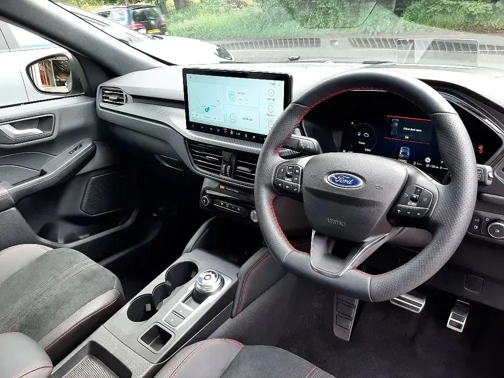 Used Ford Kuga ST-Line X 243 HP (178 kW) 2025 Solar silver SUV