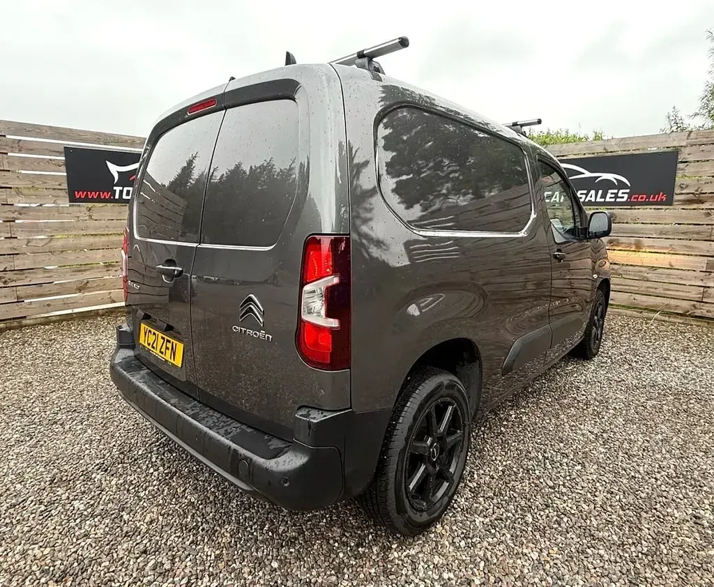 Used Citroën Berlingo 130 HP (95 kW) 2021 Grey MPV