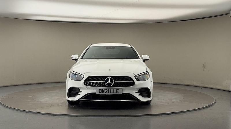 Used Mercedes E220 AMG line 2021 Polar white Coupe